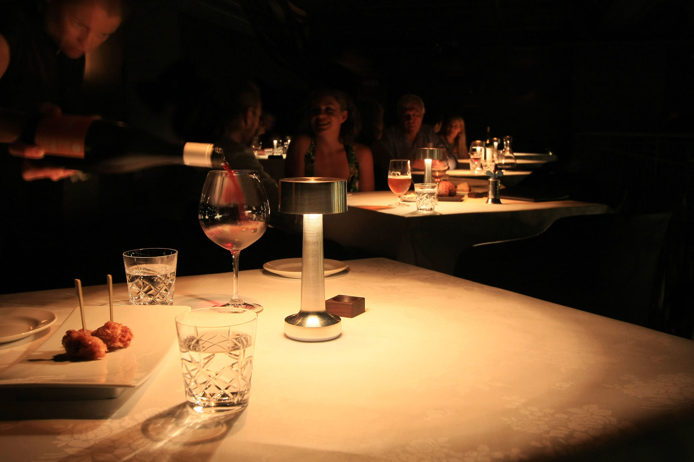 Dimension 8 Lighting – Neoz Cooee Vietnam